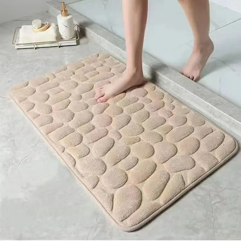 Badematte mit Kieselstein-Prägung, auch in Schwarz – Beige