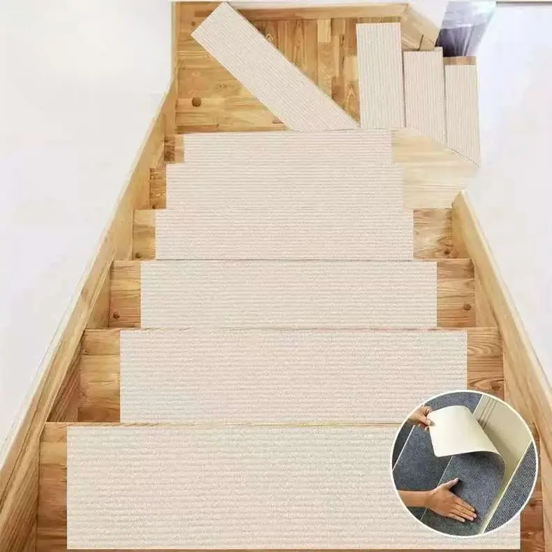 Stufenmatten mit Rillenstruktur für Treppenstufen – Creme